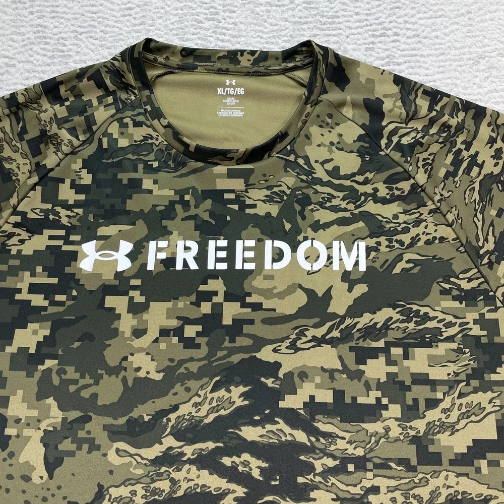 Under Armour Mens Freedom Camo T-Shirt XL Loose Fit USA Flag Tee